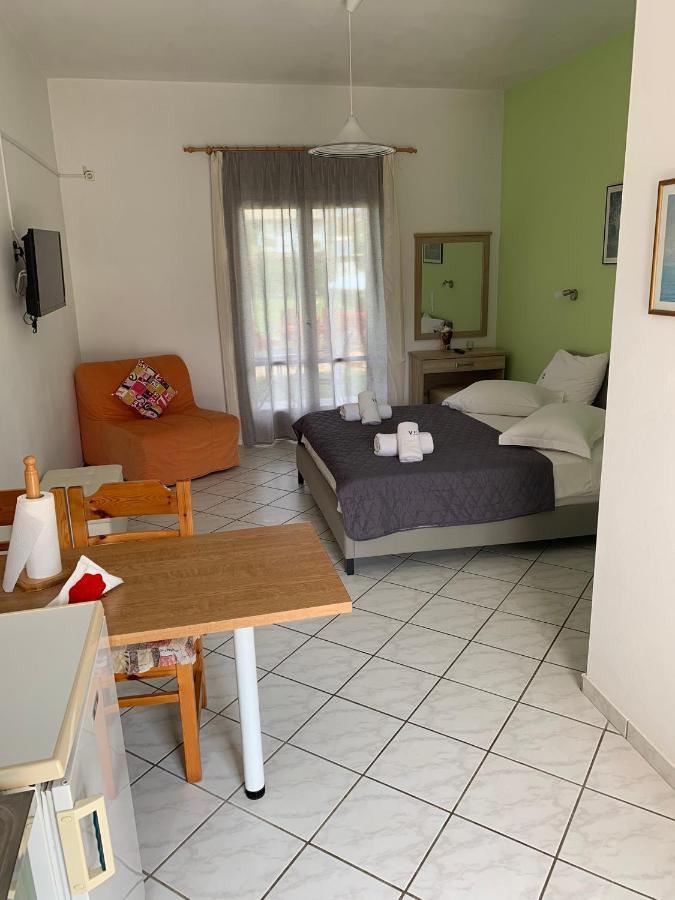 Eleftheria Studios And Apartments Acharavi (Corfu) Exterior foto